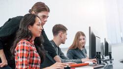 Beca Doctorado: Revisa cómo postular y cuánto es el dinero entregado