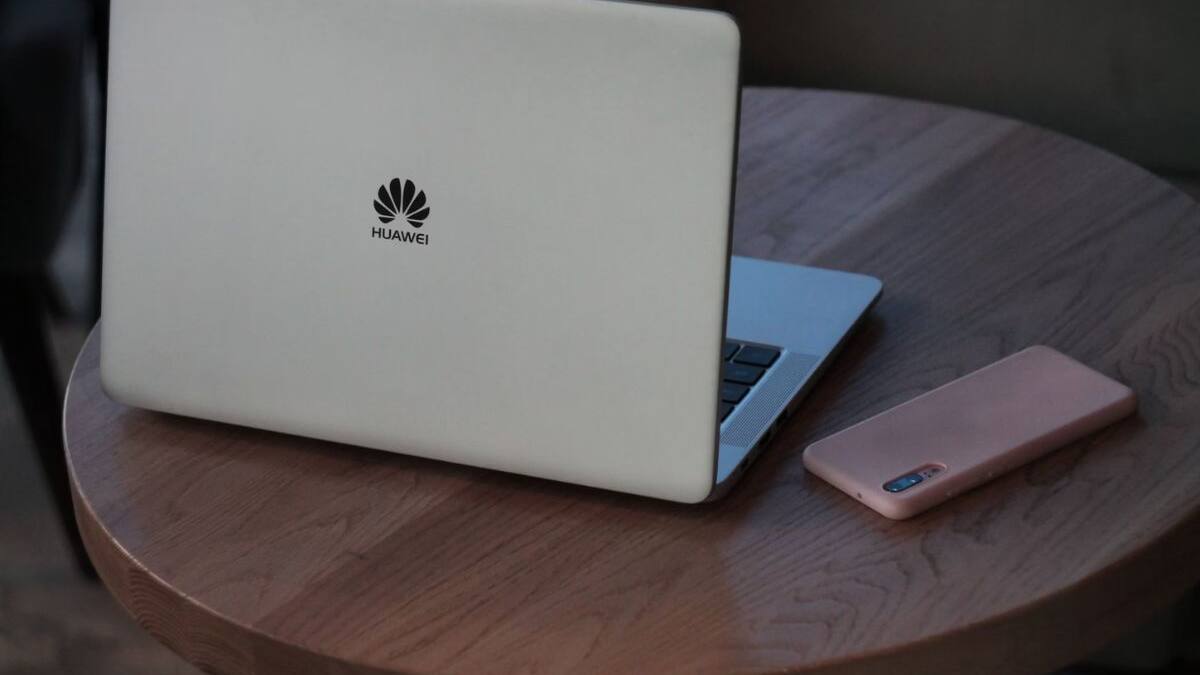 Becas Huawei: Estudiantes chilenos podrán hacer pasantía de talento digital en universidad de la empresa china