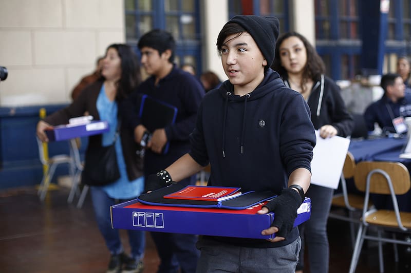 Las Becas TIC son para estudiantes de 7° año básico. Créditos: ATON.