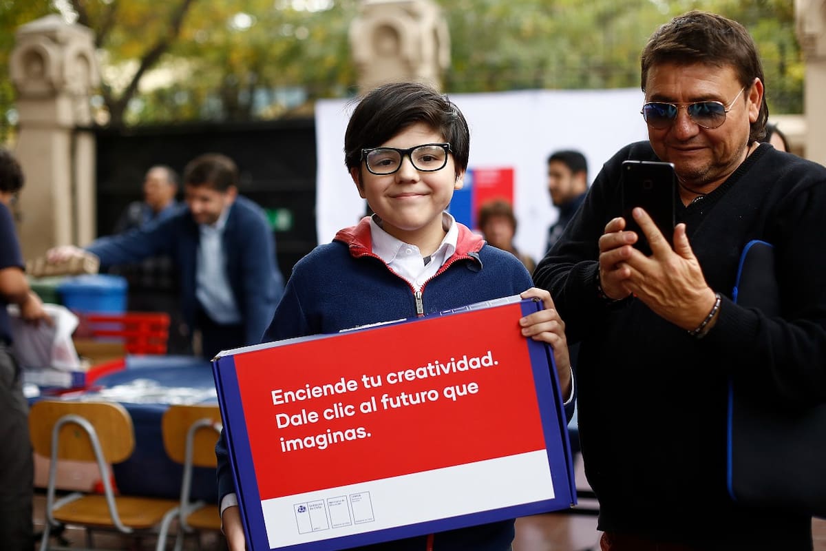 Tu hijo puede recibir el notebook gratis de Junaeb si cumple ciertas condiciones en relación a su tipo de establecimiento educacional.