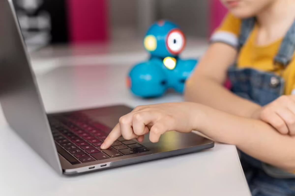 Conoce cuándo se entregarán los beneficios. Créditos: Freepik