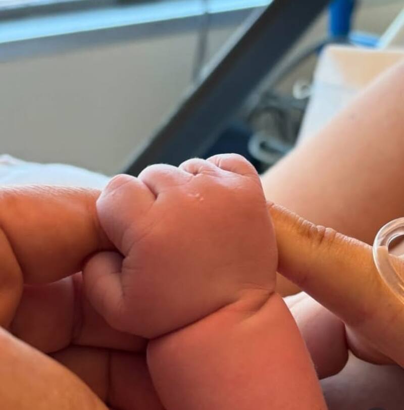 La pareja está chocha con su pequeño. Créditos: Instagram