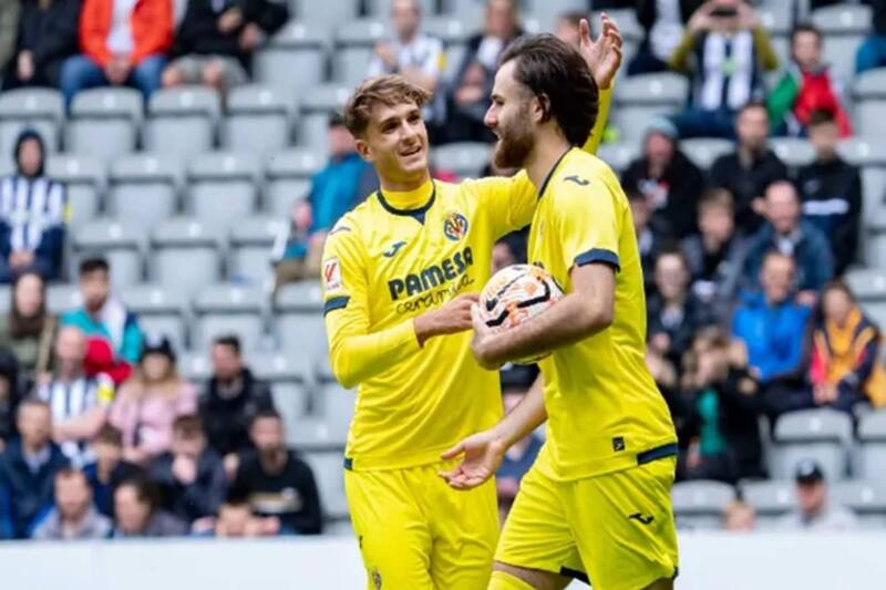El seleccionado chileno debutó como titular en Villarreal.