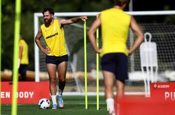 “Tiene dolor”: DT de Southampton explicó por qué no juega Ben Brereton