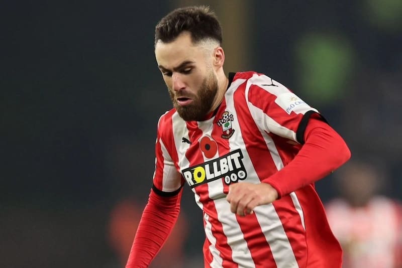 tuvo un pésimo nivel en Southampton y fue uno de los apuntados en el descenso de los Saints a falta de siete fechas para el final de la Premier League.
