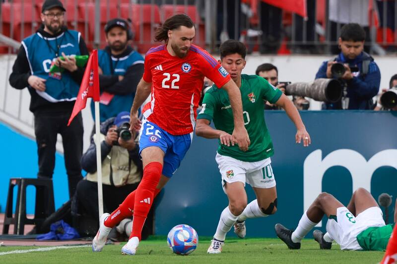 fue sacado del terreno de juego a los 35 minutos contra Bolivia. Foto: Agencia Aton.