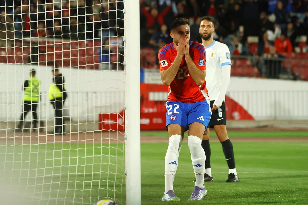 tuvo tres opciones para marcar en el partido ante Uruguay, pero falló. Foto: Agencia Aton.