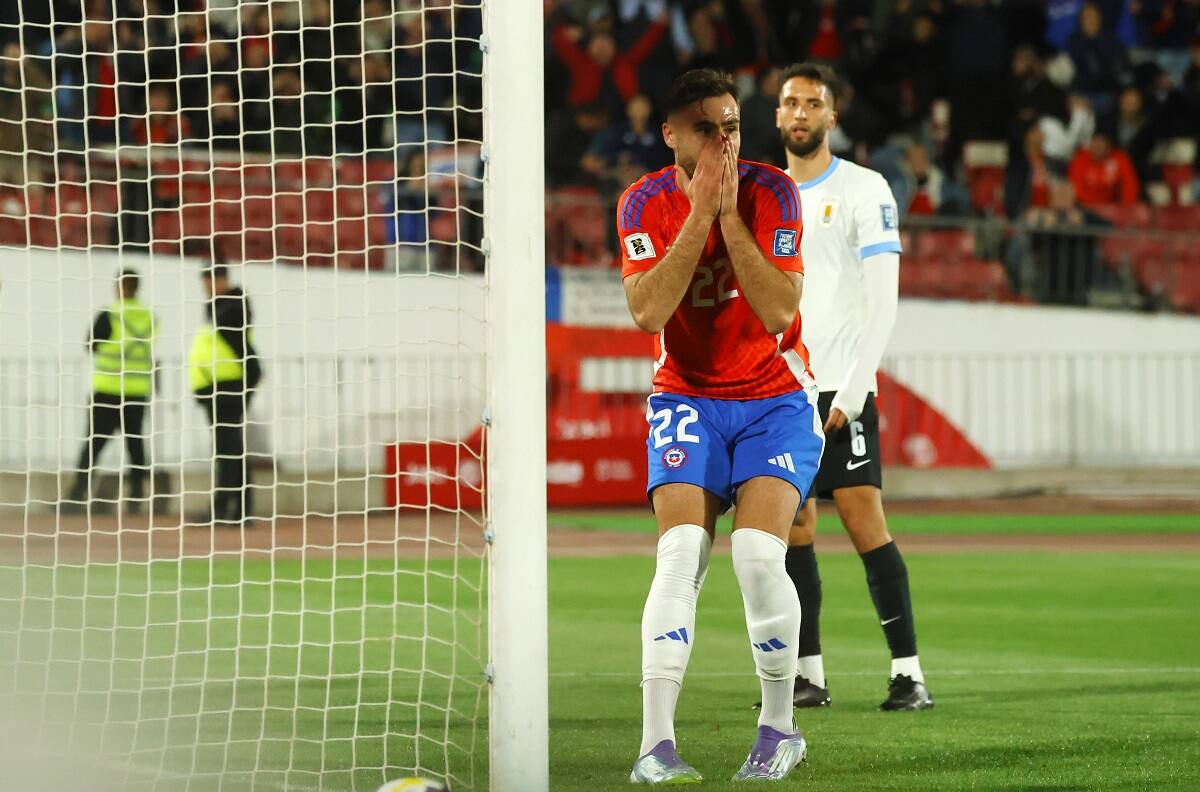 Chile cierra la peor eliminatoria de su historia con un amargo empate ante Uruguay