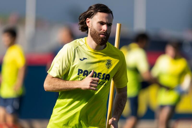 realizando sus primeros entrenamientos en el Villarreal.