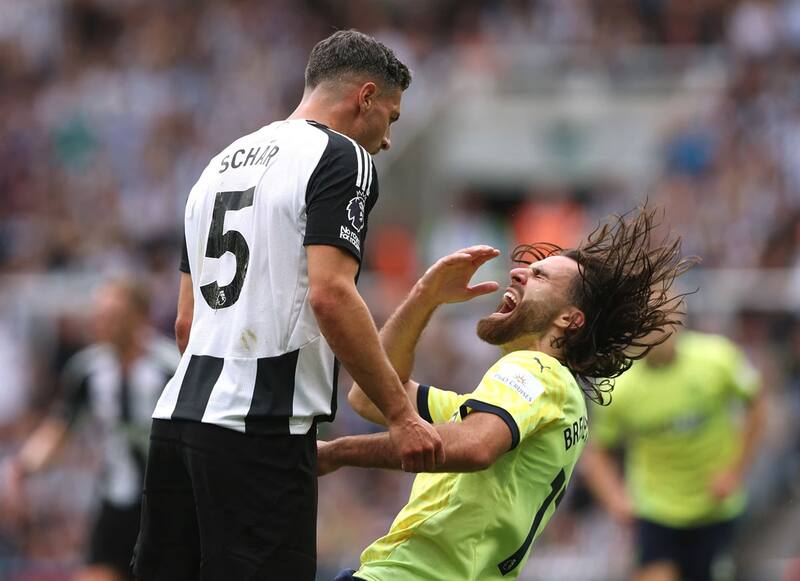 Ben Brereton provocó la expulsión de Fabian Schär.