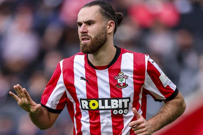 fichó por el Southampton en julio de 2024.