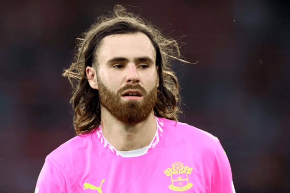 fue titular en el 0-0 entre el Southampton y el Getafe y llamó la atención por su nuevo look.