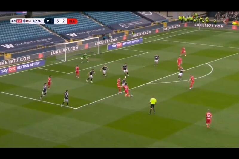 Ben Brereton puso el 3-3 parcial del Blackburn Rovers ante Milwall.