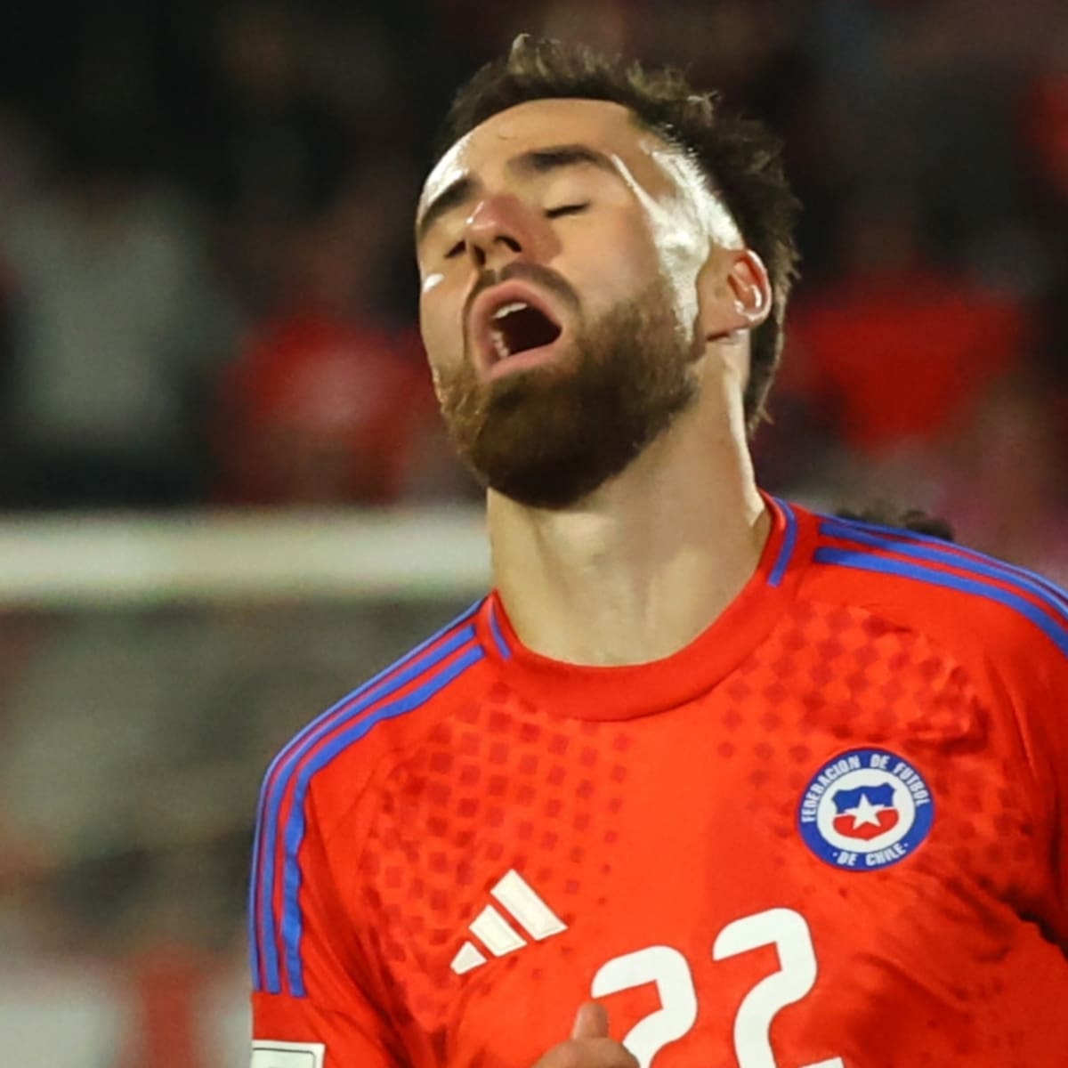 Sanción histórica: castigan a equipo de Ben Brereton y queda fuera de la Premier League
