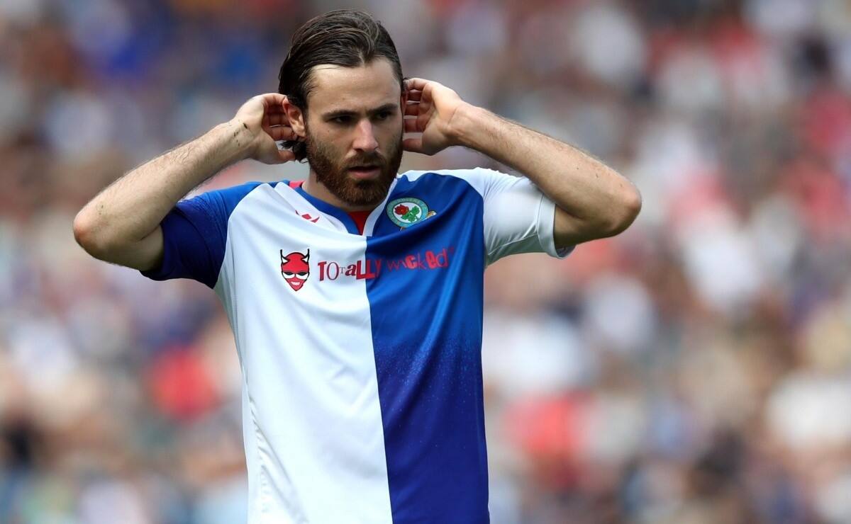 El delantero chileno estaría viviendo sus últimos meses en Blackburn