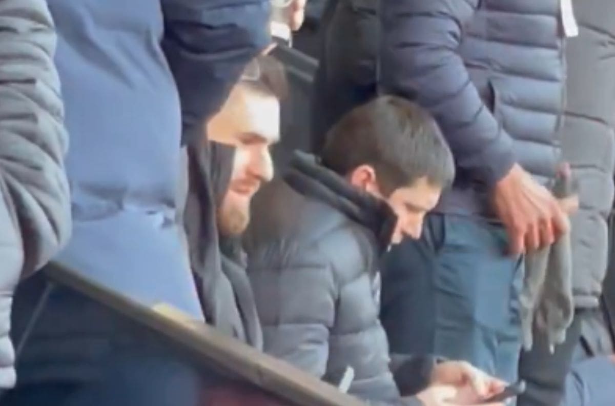 Lo pillaron: Ben Brereton fue al estadio a ver a su nuevo equipo