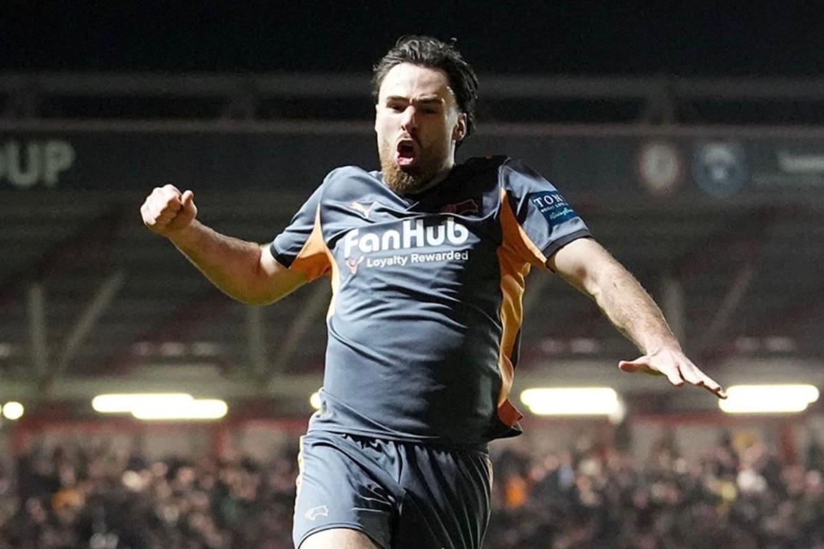 En Inglaterra revelaron el interés del West Bromwich por el chileno. Foto: Derby County.