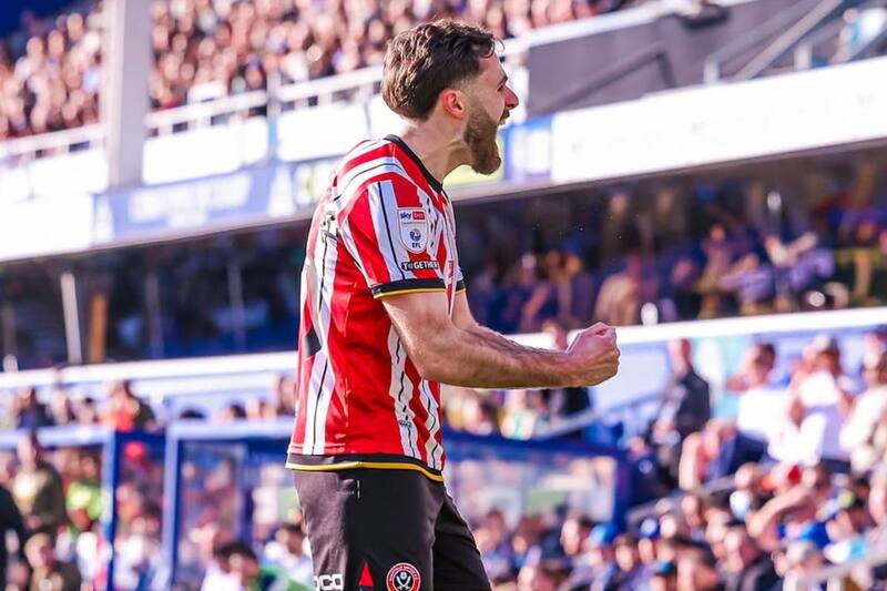 brilla cada vez que se pone la camiseta del Sheffield United. Foto: Instagram SUFC.