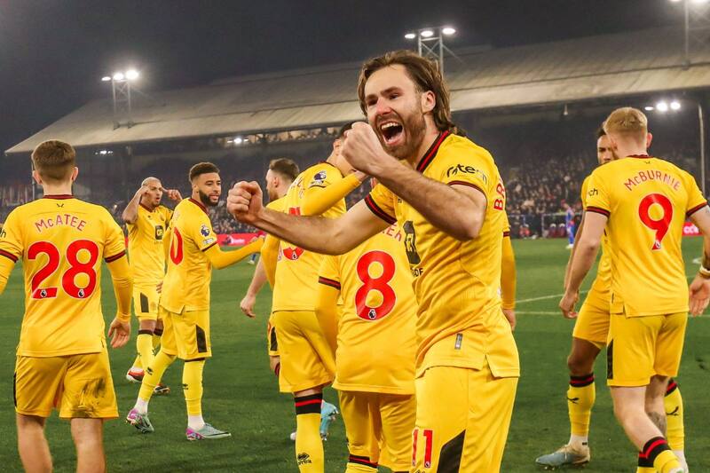 se ven mínimamente favorecidos por la resta de puntos para el Nottingham Forest.