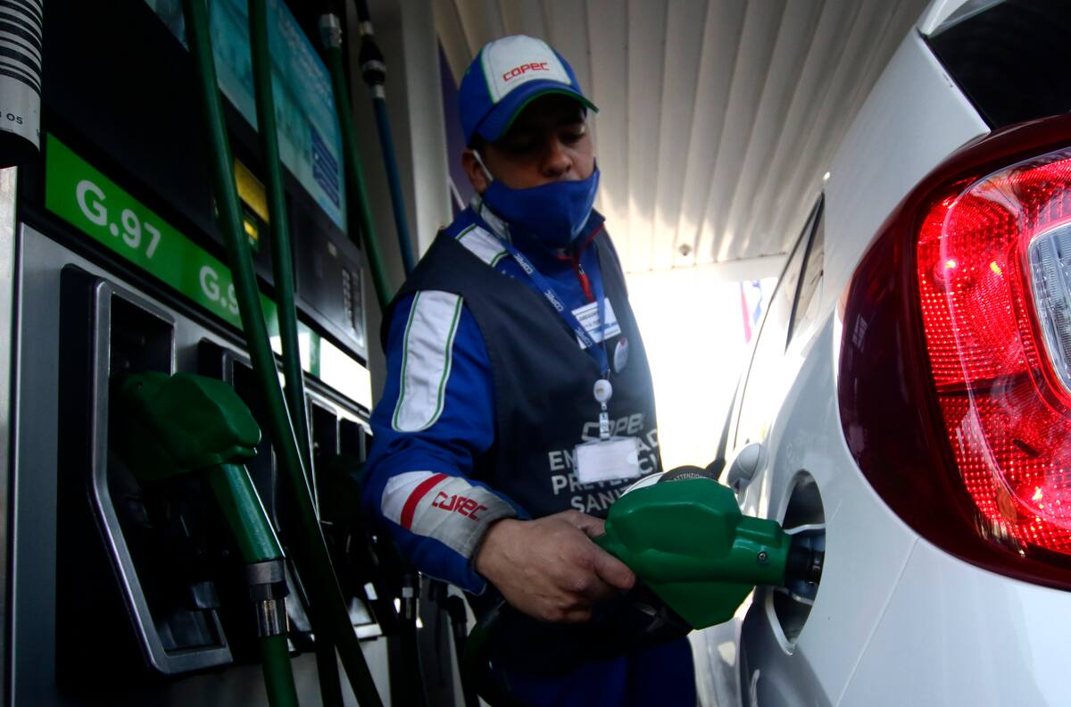 ENAP confirmó nueva variación de las bencinas: ¿Suben o bajan los precios de los combustibles?
