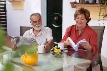 Adultos mayores pueden obtener hasta un 100% de rebaja en sus contribuciones: estos son los requisitos