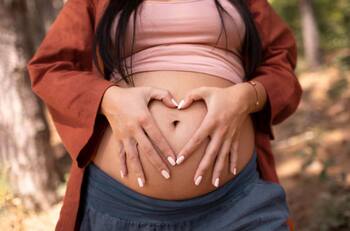 Asignación Maternal entrega $22.000 a mujeres embarazadas: Deben cumplir con estos requisitos