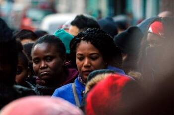 Extranjeros que vivan en Chile y cumplan con estos DOS requisitos podrán recibir hasta $68.000 mensuales