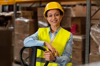 Mujeres que pertenezcan al 40% de la población más vulnerable de Chile podrán recibir más de $44.000 mensuales