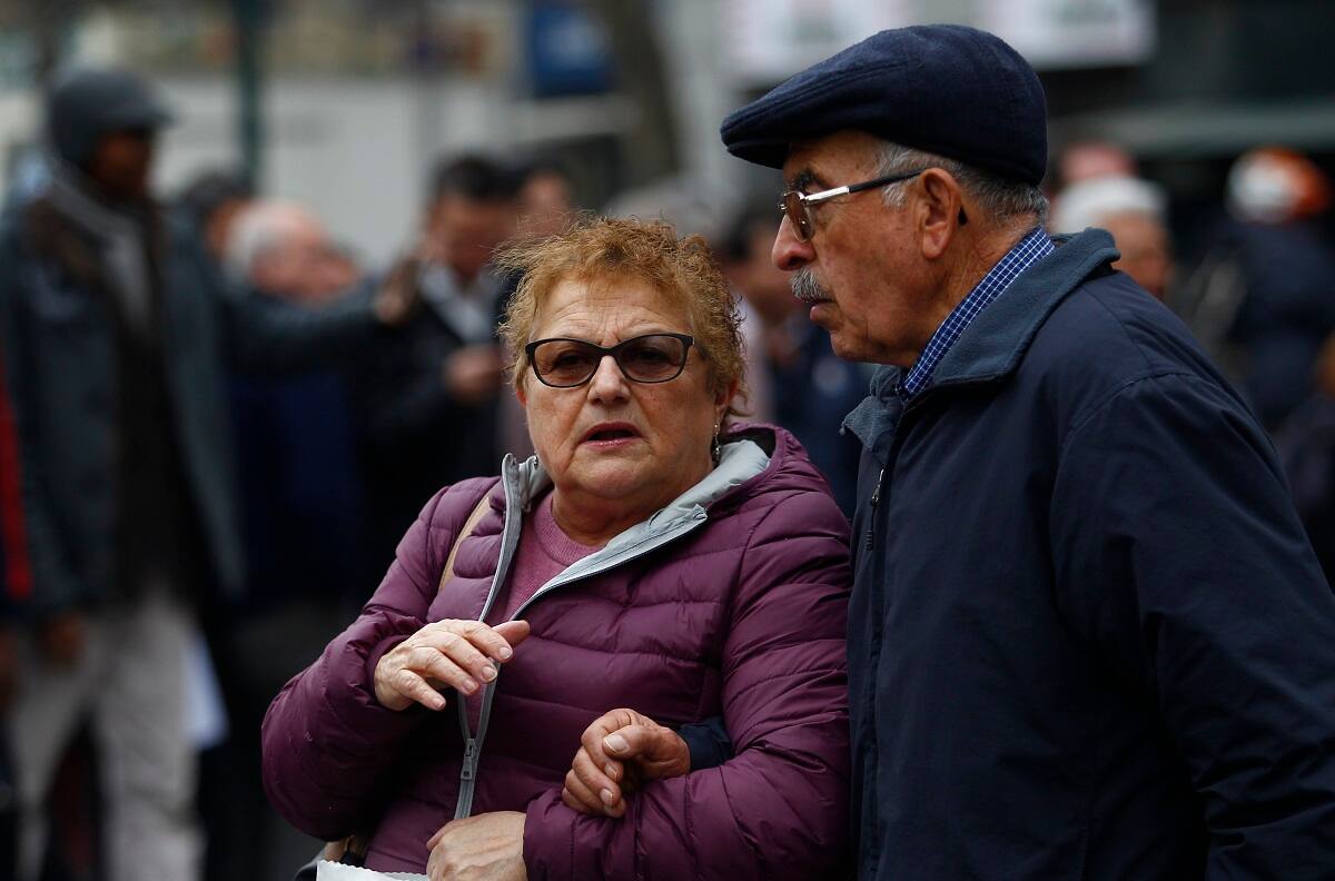 Bonos para adultos mayores: Conoce los beneficios para la tercera edad disponibles en Chile