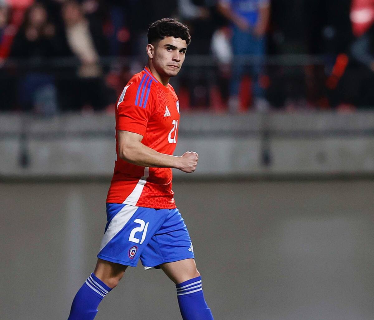 Benjamín Aravena, canterano de la U, fue citado a La Roja Sub-20. Foto: @udechile.