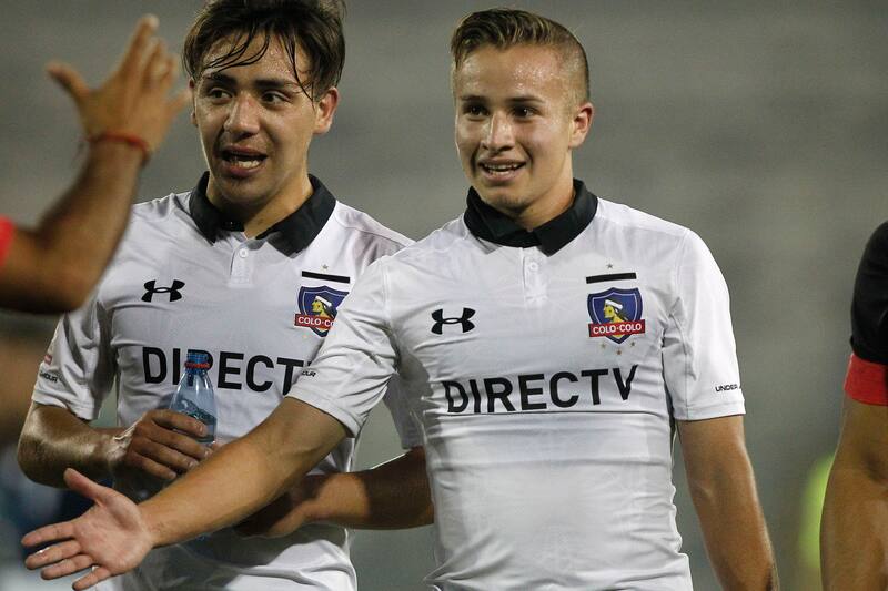 Benjamín Berrios vistiendo la camiseta de Colo Colo.
