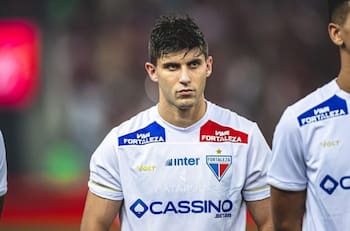 Benjamín Kuscevic saca la peor parte en duelo de chilenos por Copa Libertadores