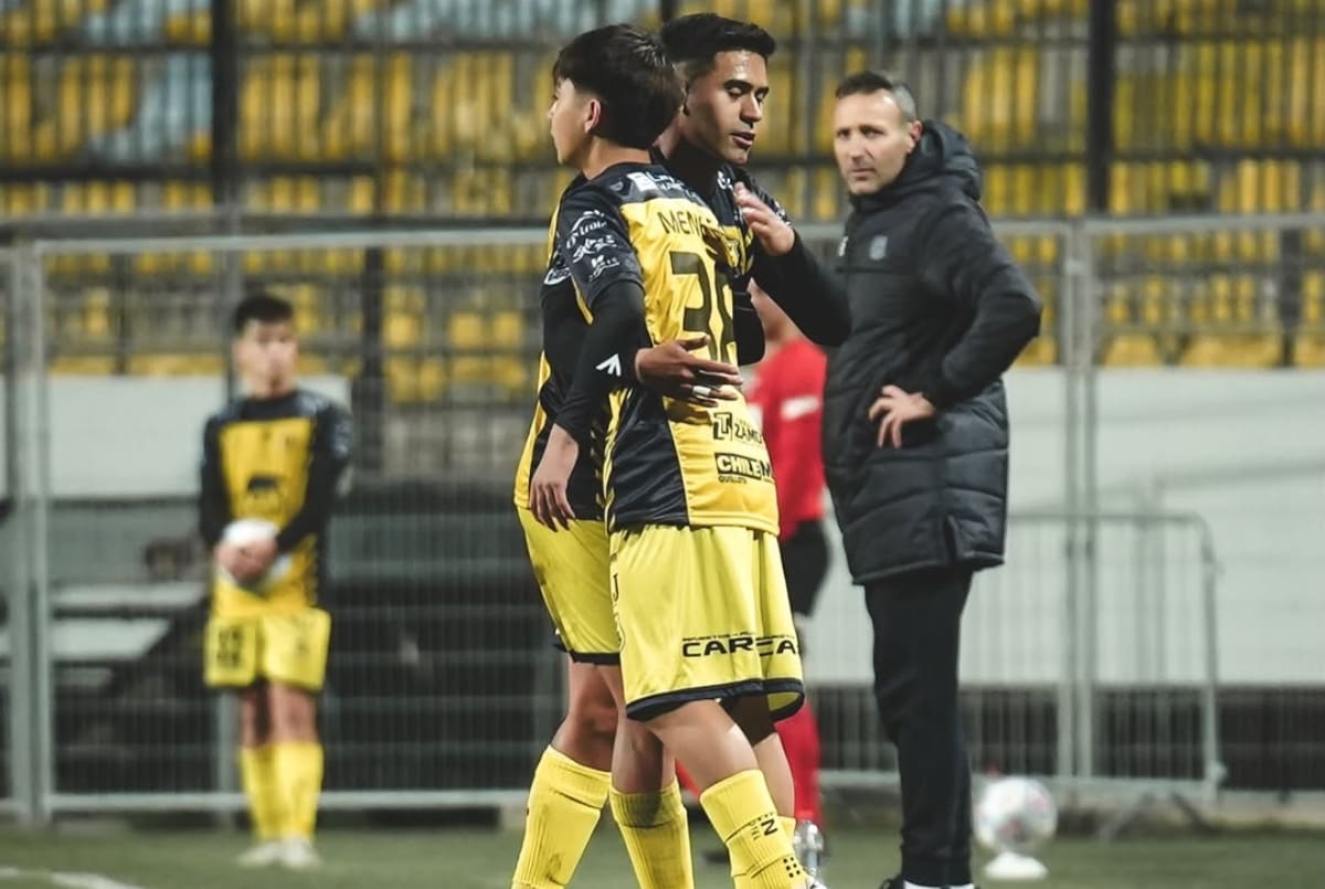 Hijo de Jean Meneses debutó profesionalmente en San Luis de Quillota. Foto: Jordan Moraga.