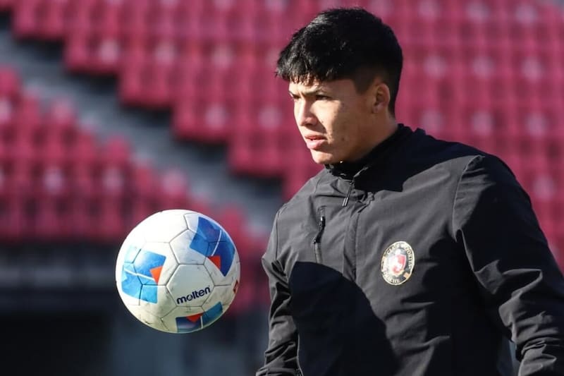 El arquero terminó su préstamo en Limache y volvió a Colo Colo