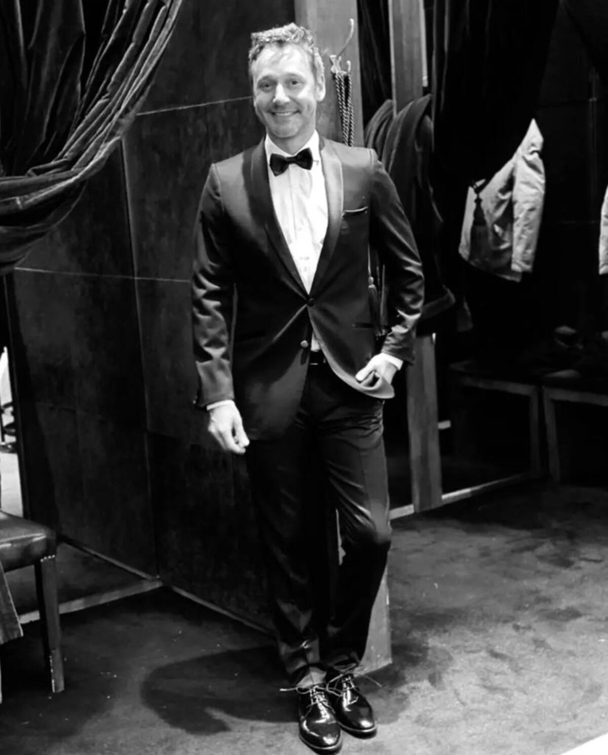 Benjamín Vicuña minutos antes de la alfombra roja. Foto: Instagram.