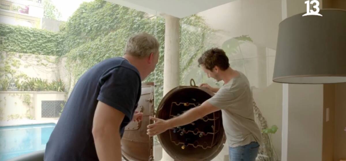 Su especial cava de vinos. Créditos: Canal 13.