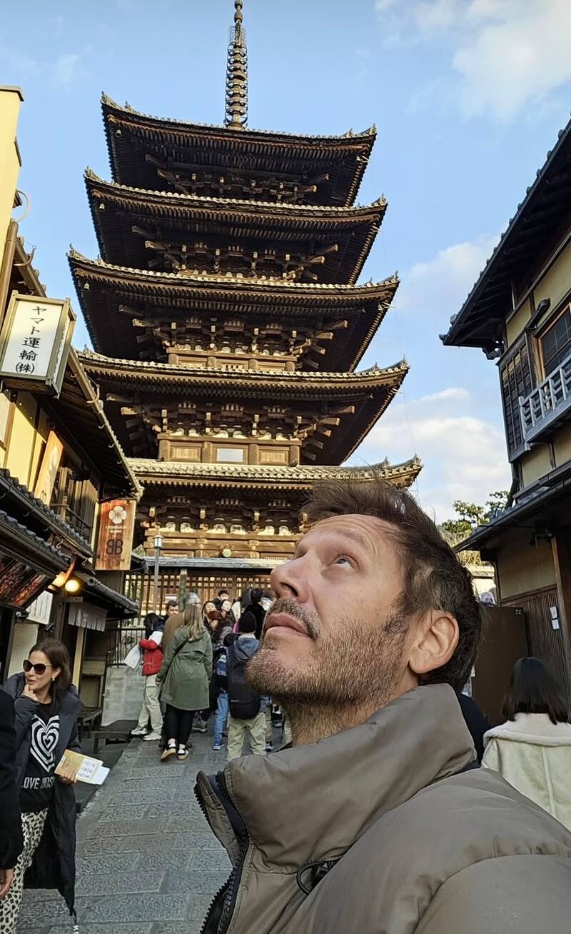 El actor disfruta de Japón junto a su pareja.