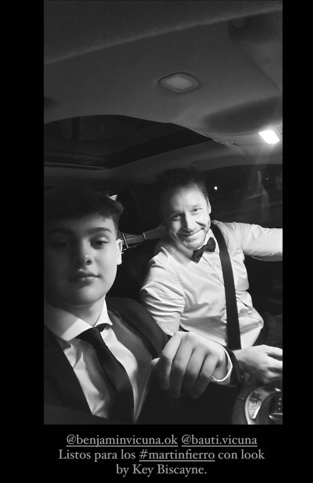 Benjamín Vicuña y Bautista Vicuña camino a la ceremonia. Foto: Instagram.