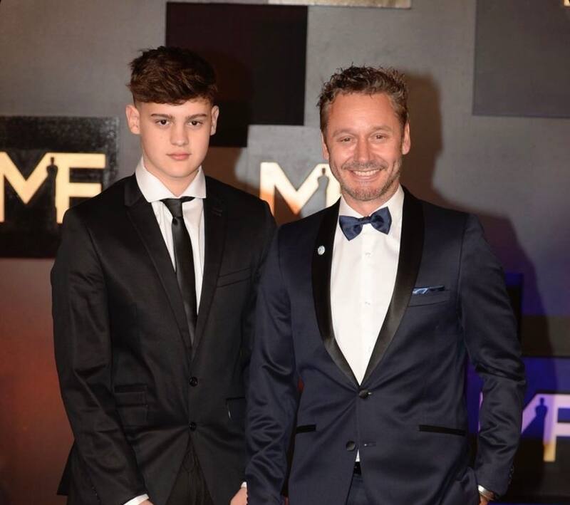 Benjamín Vicuña y Bautista Vicuña en la alfombra roja de los Premios Martín Fierro 2023. Foto: Instagram.