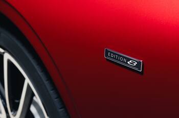 Bentley trae a Chile lujoso vehículo que pone fin a una leyenda