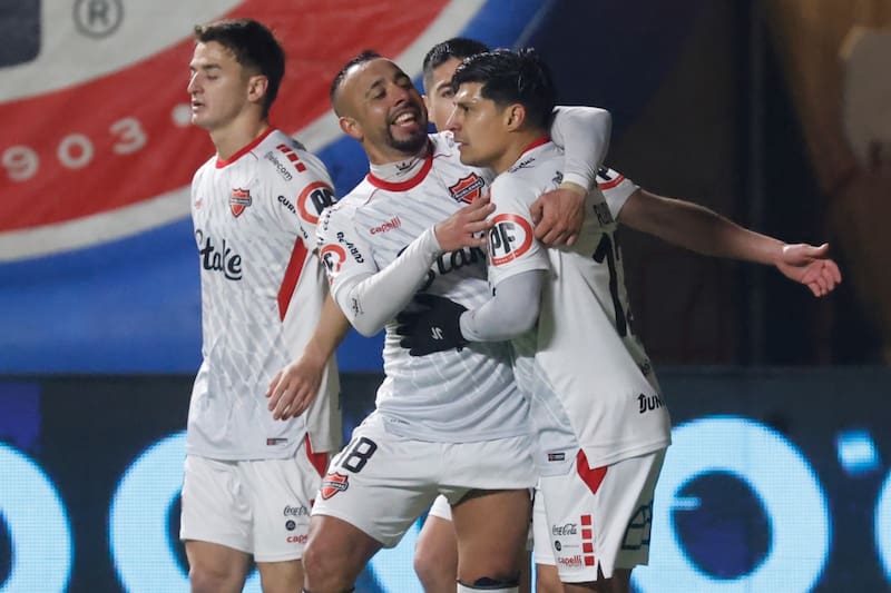 El defensa apareció en San Carlos de Apoquindo. Foto: Agencia ATON