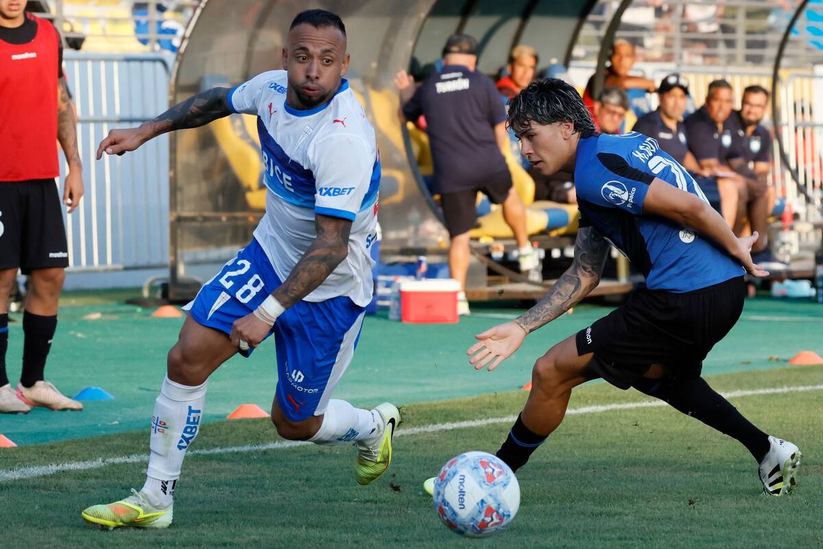 . El lateral con la camiseta de la UC. Foto: Agencia Aton.