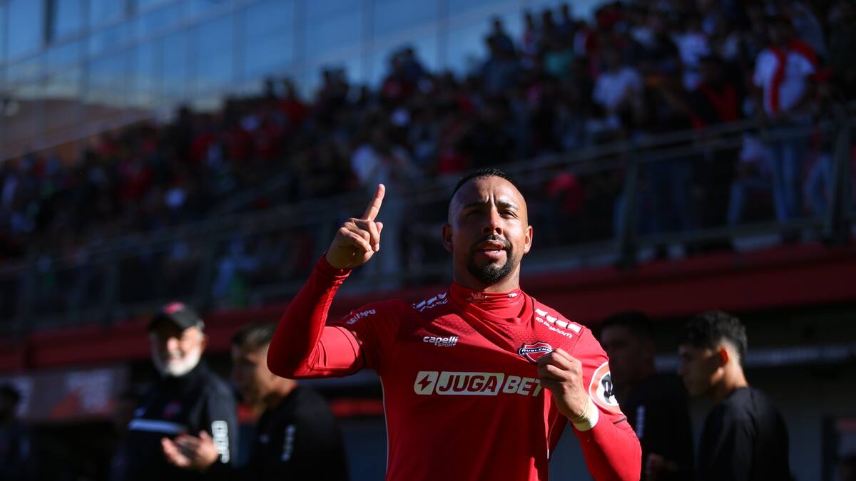 “Sé que cumplí en Ñublense; me siento capacitado para jugar en cualquier equipo de Primera División”