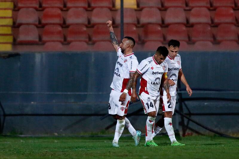 Bernardo Cerezo se reintegró a los entrenamientos de Ñublense, en la previa del partido ante la UC. Foto: Aton