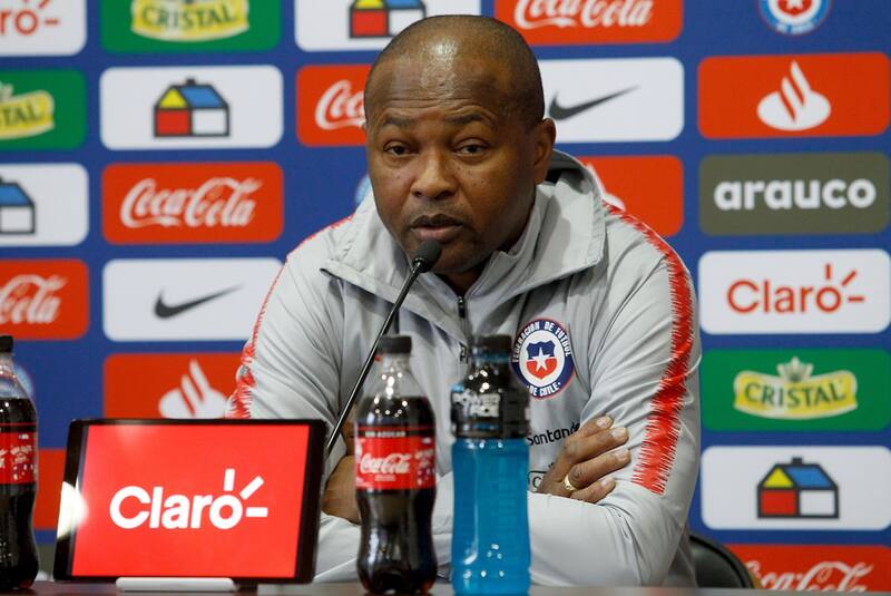 Bernardo Redín como ayudante técnico de La Roja