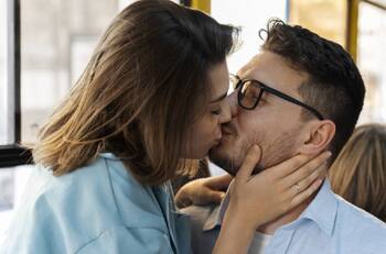 Razones por las que besar en beneficioso para tu salud