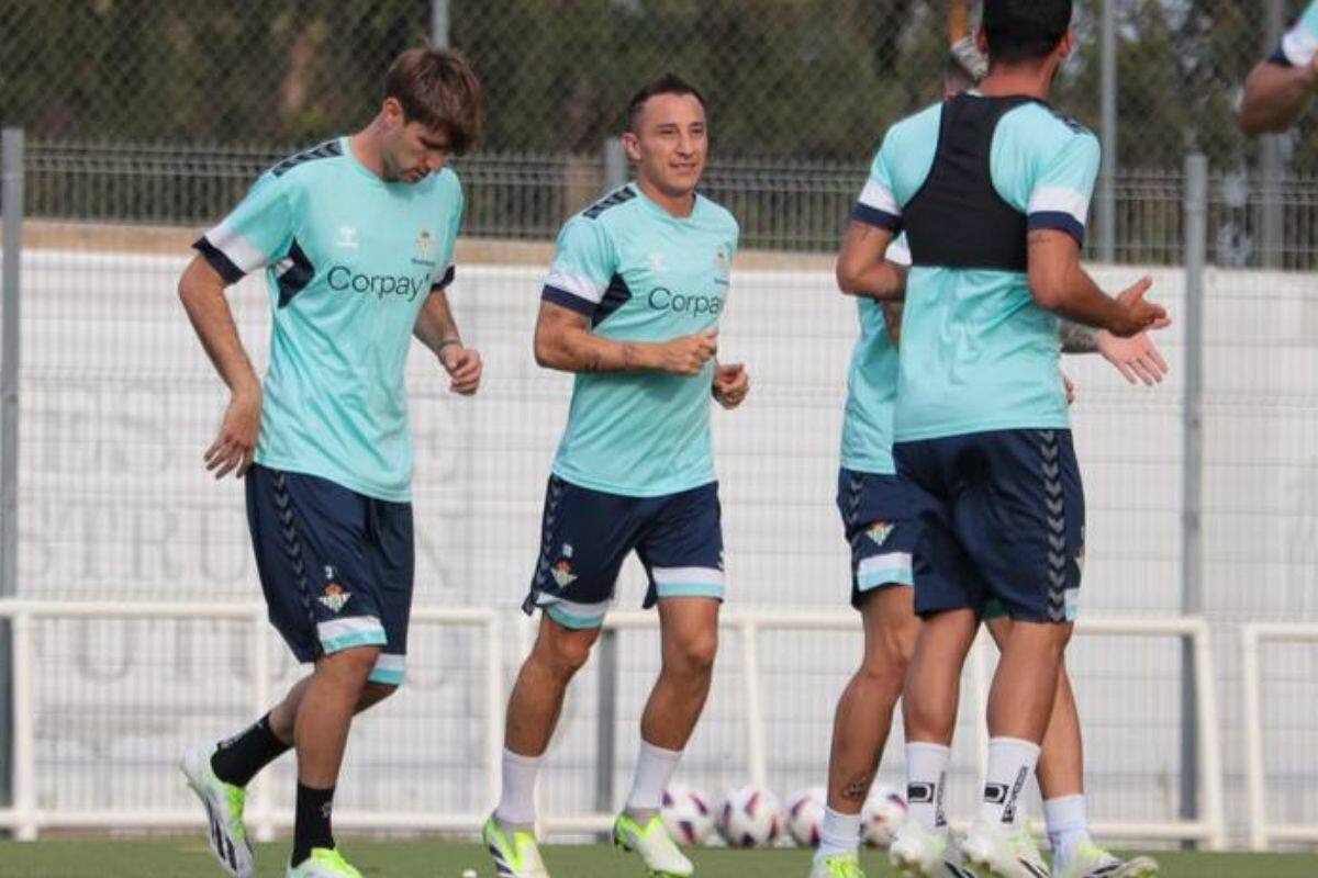 El Real Betis practica en Guadalajara, a la espera del partido de esta noche ante el Sevilla. Foto: El Occidental.