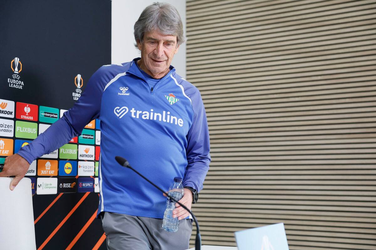 Betis anunció la renovación de Manuel Pellegrini. EFE