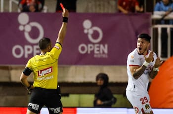 La U sale a defender a Tamayo tras su expulsión que condenó a Unión Española ante Limache