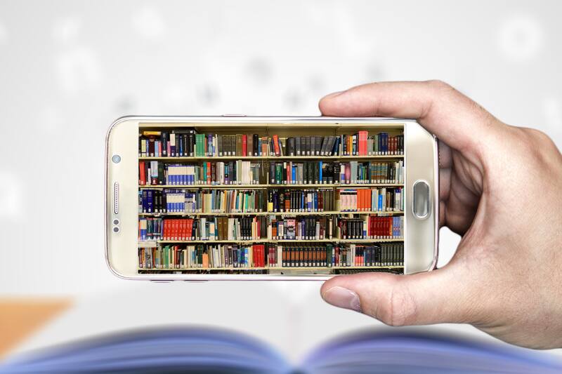 Conoce 5 bibliotecas digitales con miles de libros gratis para descargar. Créditos: Canva.